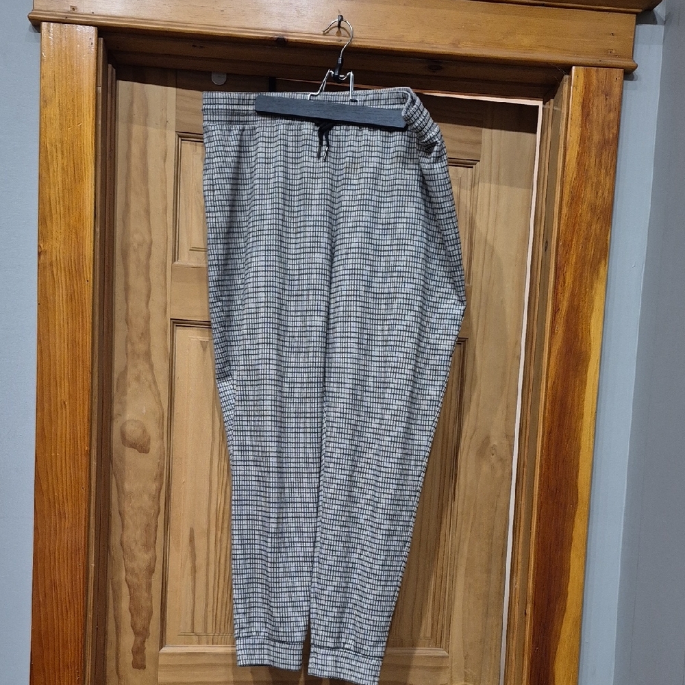 Carolina Belle Gray Plaid Jogger Pants